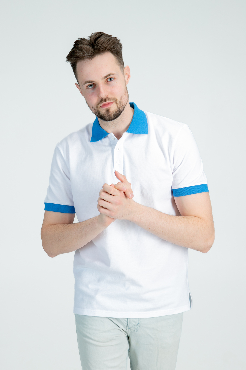 Біла з небесними манжетами і комірцем футболка поло чоловіча CLASSIC