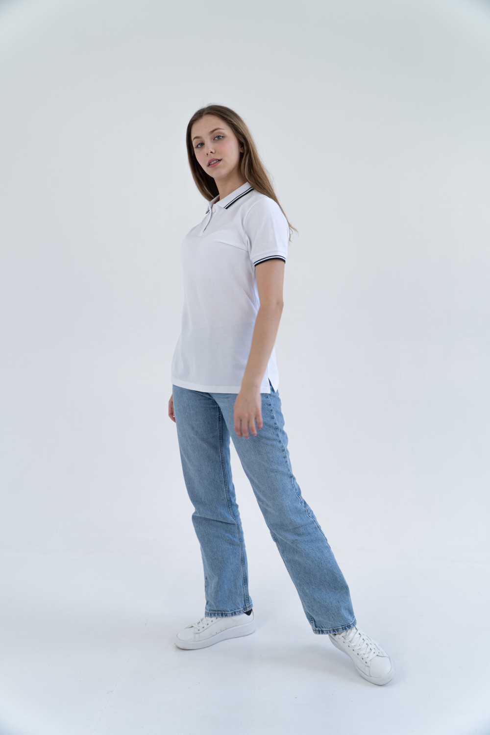 Біла з чорною смужкою футболка поло жіноча CLASSIC