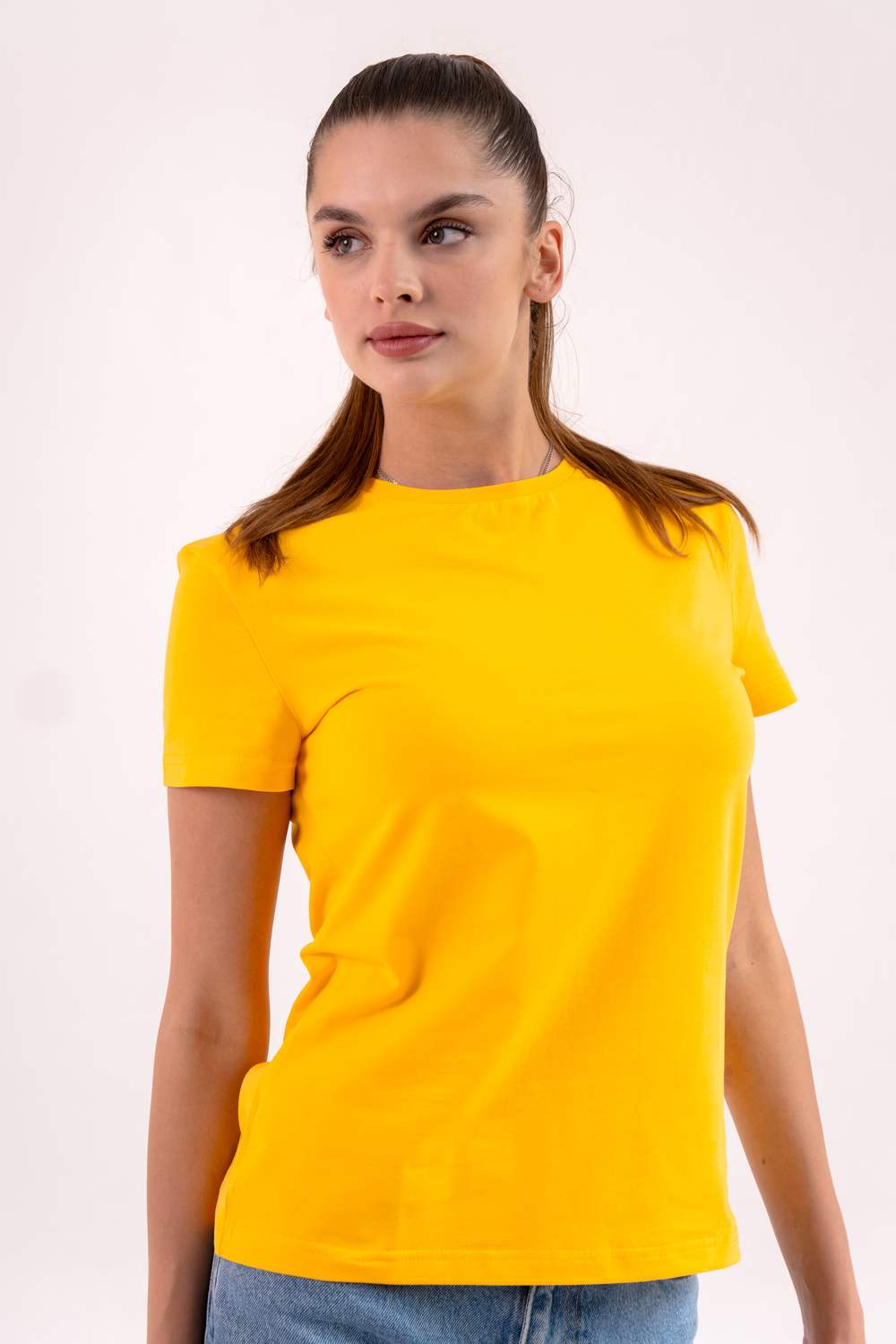 Жовта футболка базова жіноча