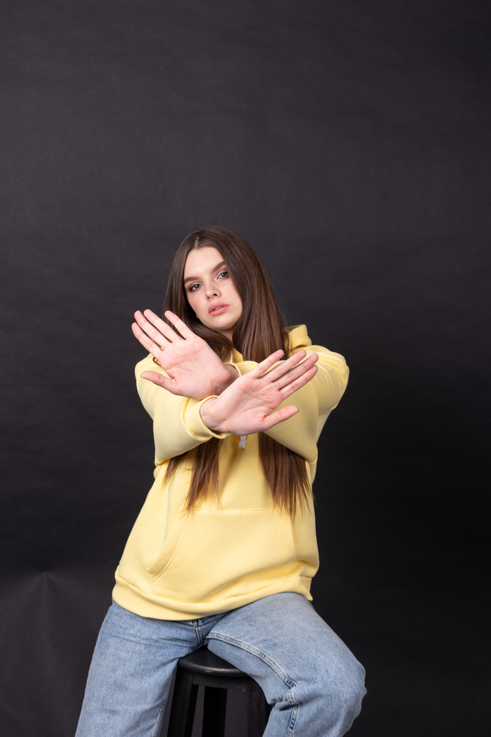 Світло-жовтий худі жіночий