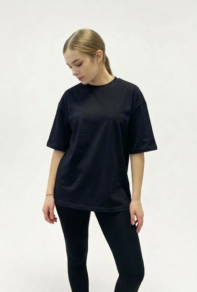 Чорна футболка базова жіноча OVERSIZE